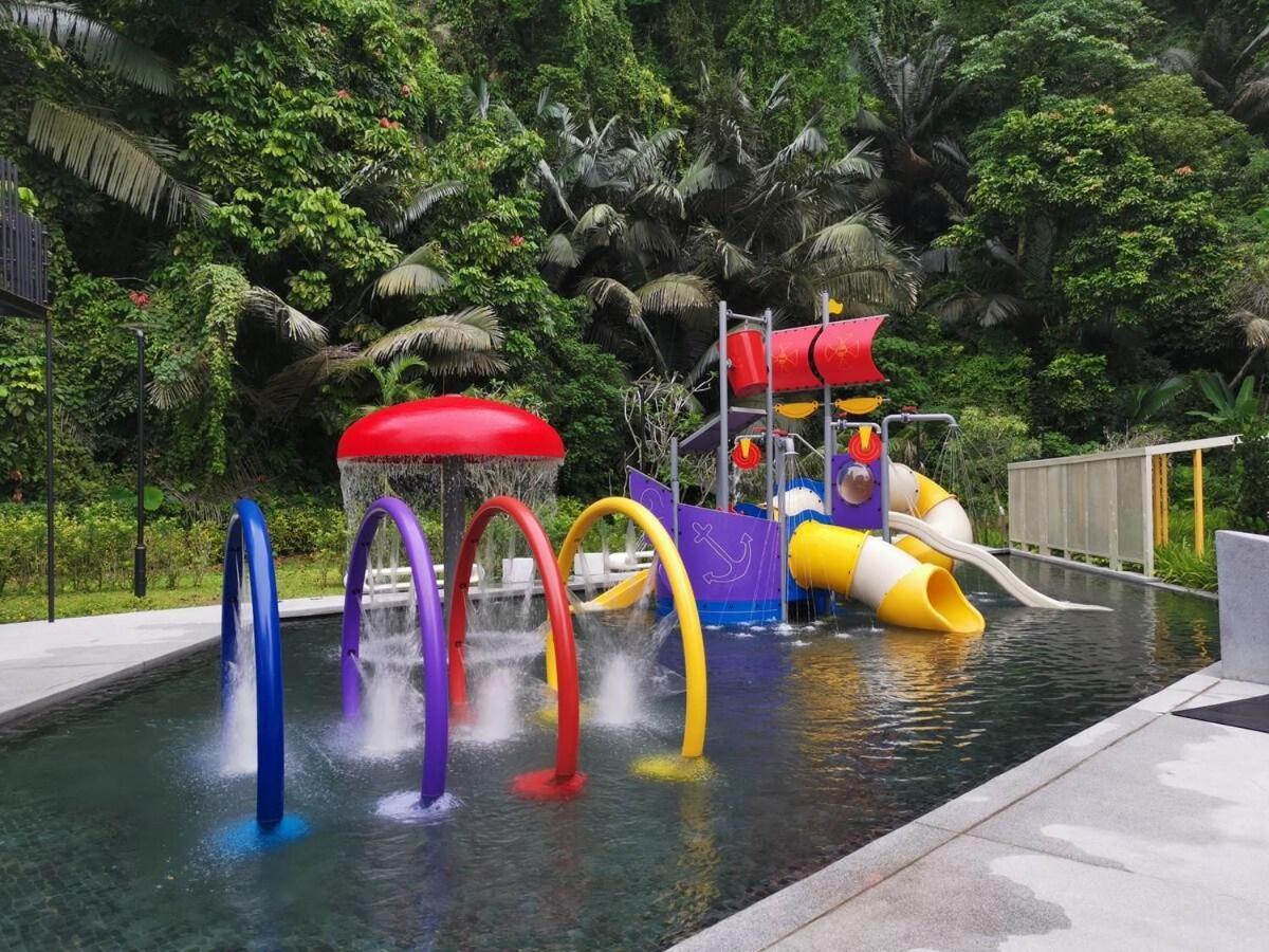 Ipoh Waterpark The Cove Premium Suites 7-13Pax By Iwh Exterior photo